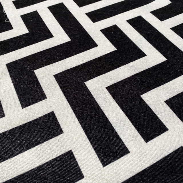 Black & White Zig Zag Pattern Pillow Cover